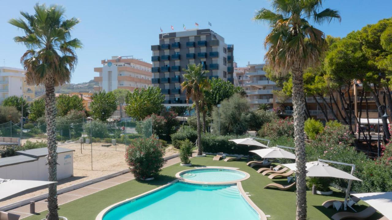 Hotel Sporting Alba Adriatica Exteriér fotografie